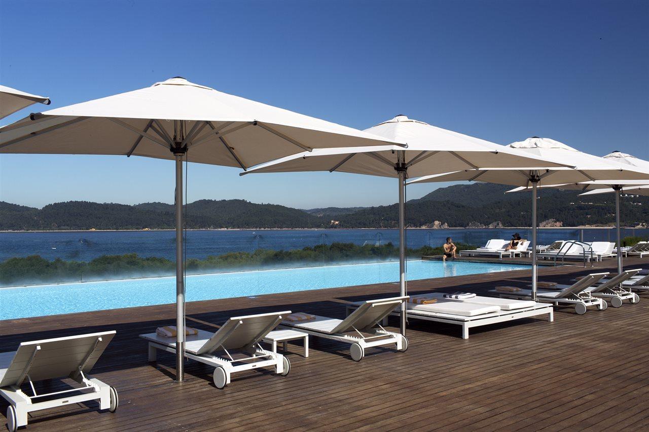 Troia Design Hotel Экстерьер фото The pool at the hotel