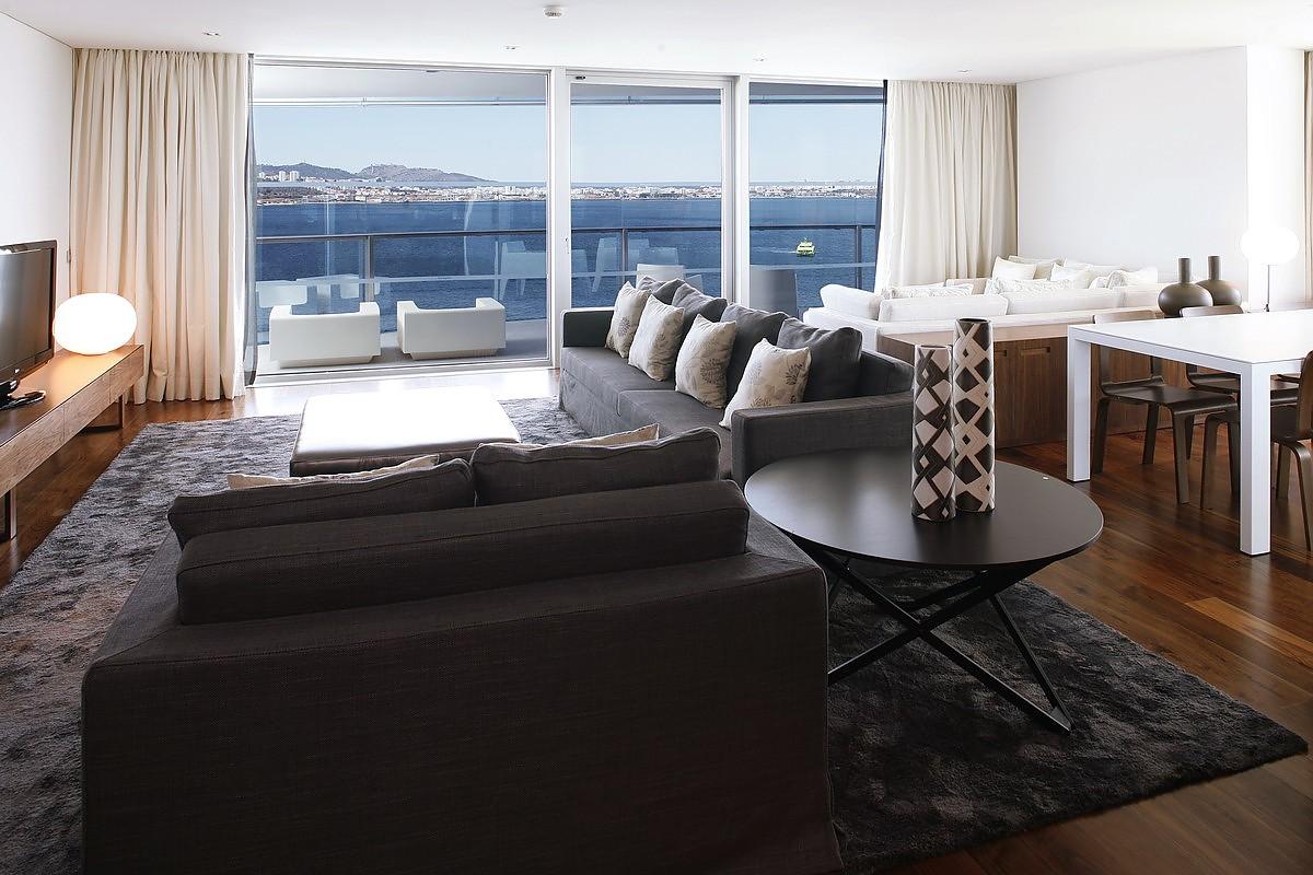 Troia Design Hotel Экстерьер фото A living room in a typical apartment