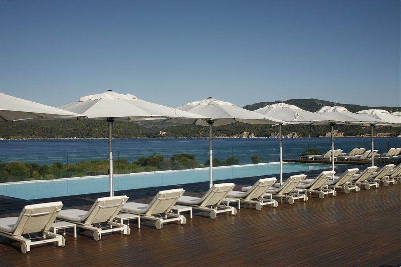 Troia Design Hotel Экстерьер фото The pool at the hotel