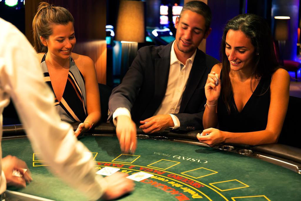 Troia Design Hotel Экстерьер фото Casino players