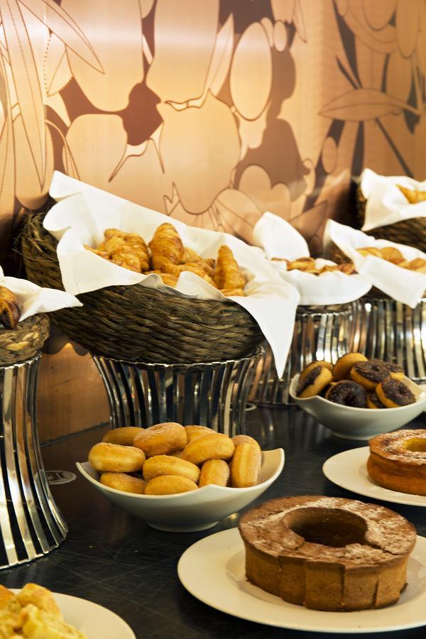 Troia Design Hotel Экстерьер фото A selection of finger foods